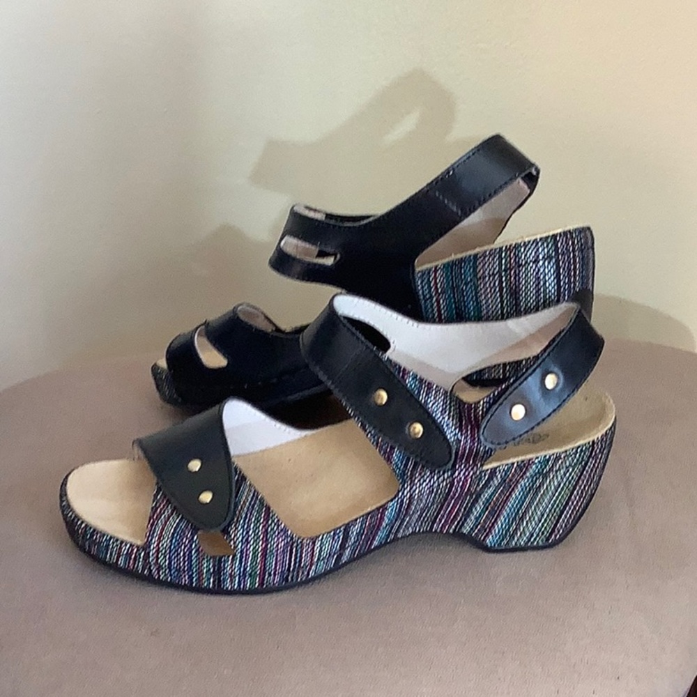 Portofino Black Wedge Sandals with Strappy Design